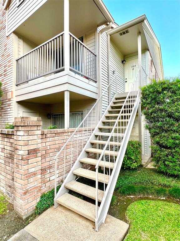 photo 2: 3100 Jeanetta Street Unit 1104, Houston TX 77063