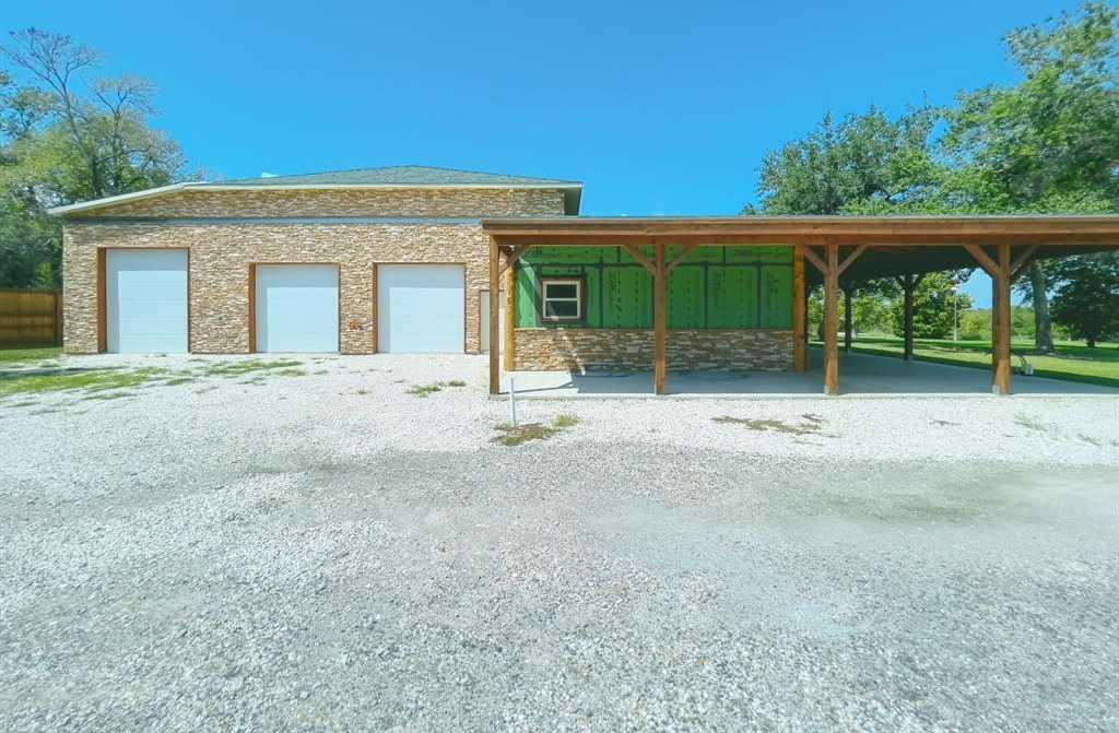 photo 3: 506 W Houston Street, Highlands TX 77562