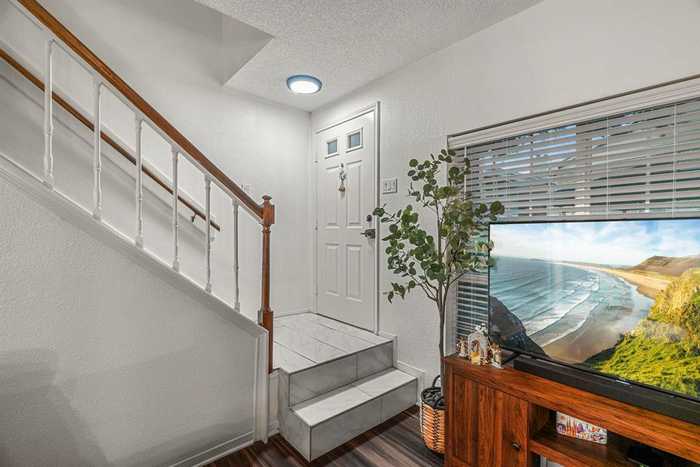 photo 2: 1515 Sandy Springs Road Unit 1103, Houston TX 77042