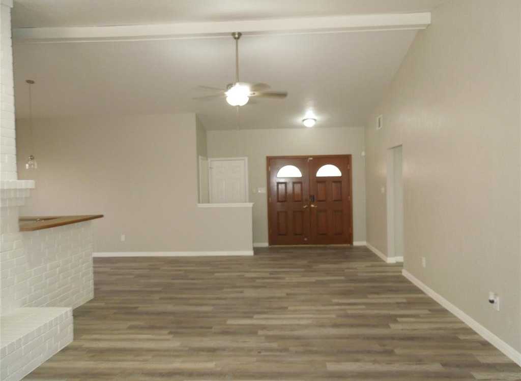 photo 3: 8803 Enchanted Forest Drive, Houston TX 77088