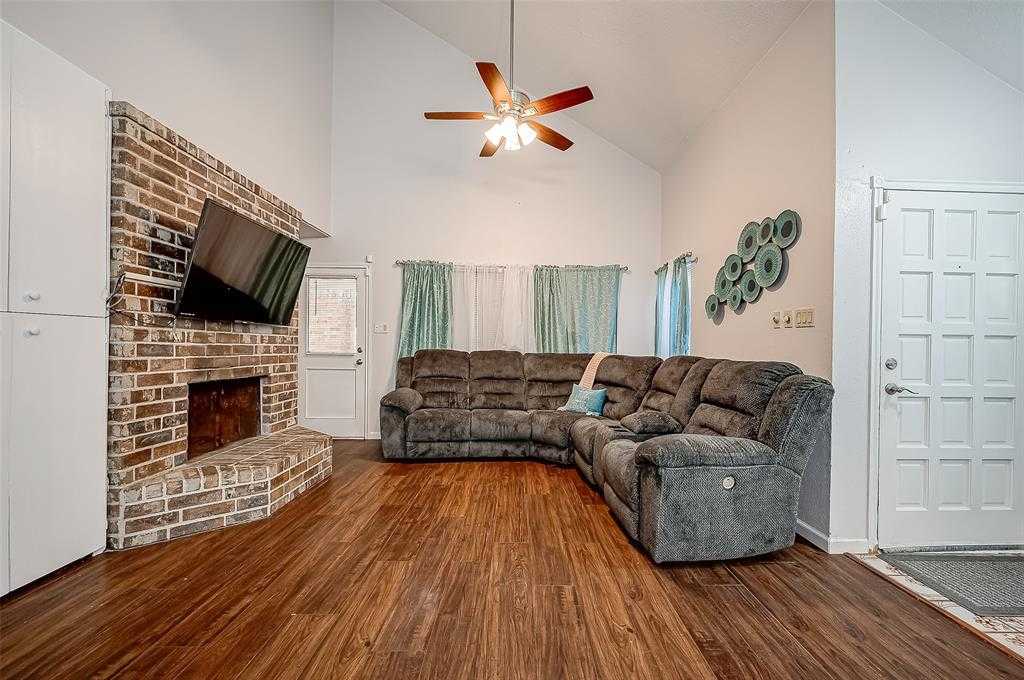 photo 3: 8618 Scenic Green Drive, Houston TX 77088