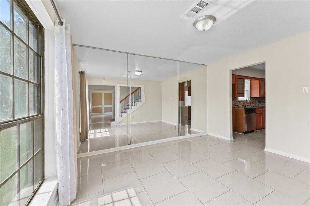 photo 2: 15403 El Padre Drive, Houston TX 77083