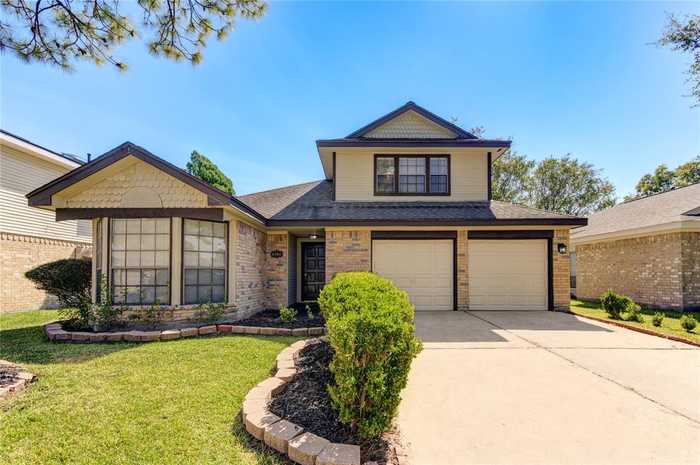 photo 1: 16035 Vista Del Mar Drive, Houston TX 77083