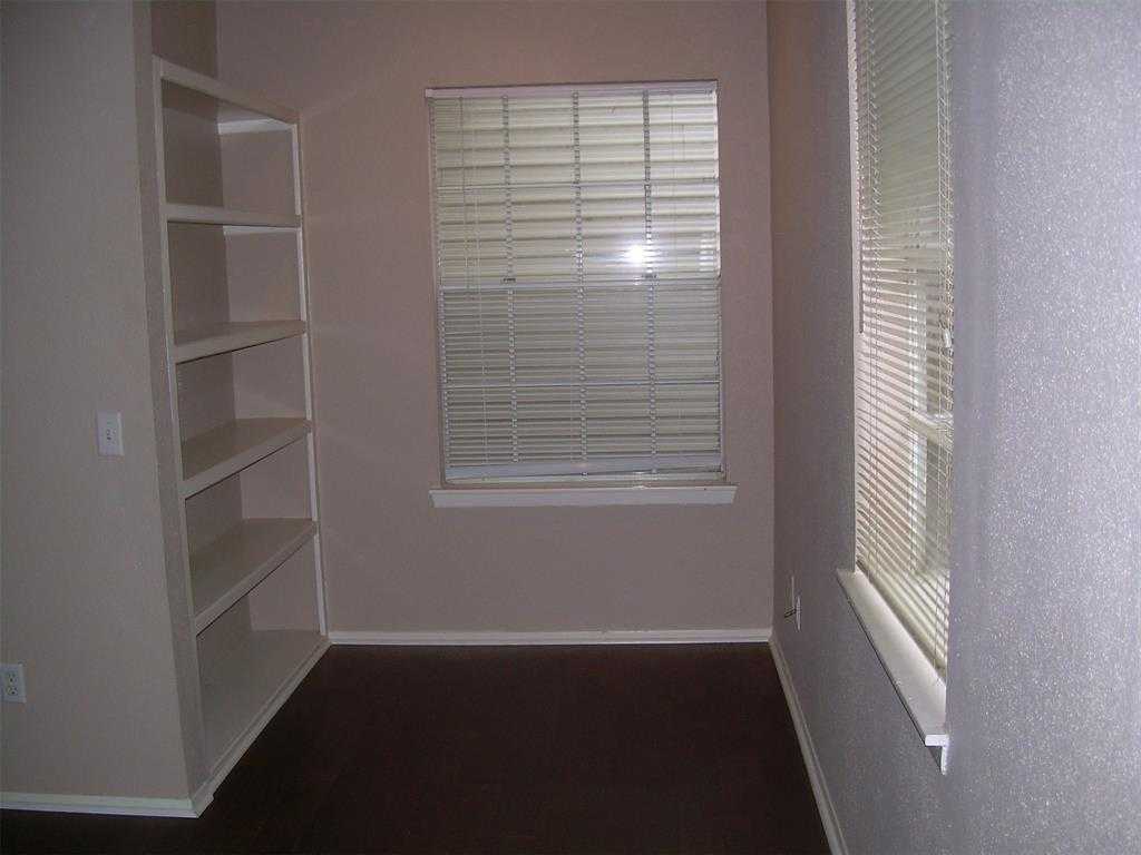 photo 3: 9809 Richmond Avenue Unit C10, Houston TX 77042