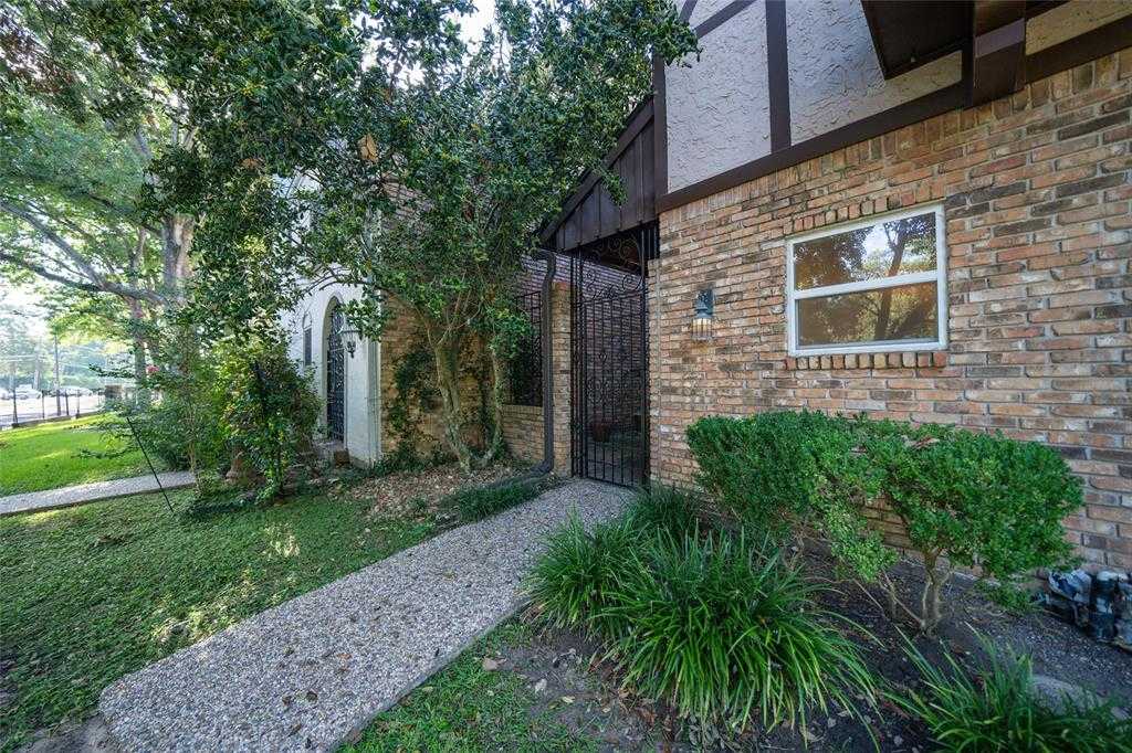 photo 3: 1518 S Gessner Road, Houston TX 77063