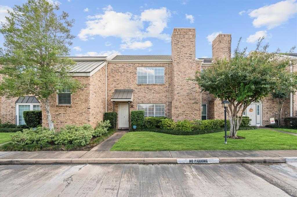 photo 1: 600 Wilcrest Drive Unit 8, Houston TX 77042