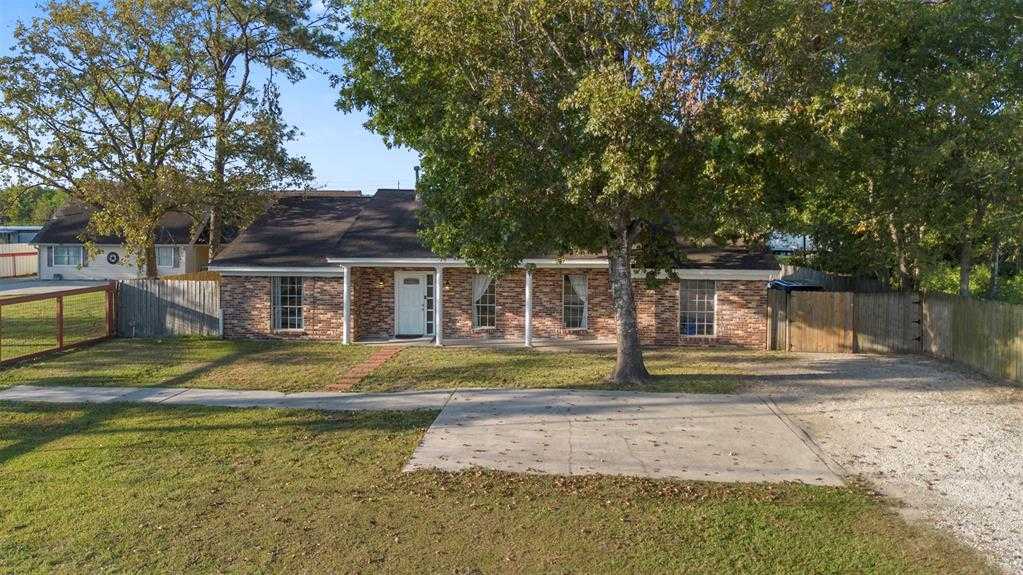 photo 3: 710 E Houston Street, Highlands TX 77562