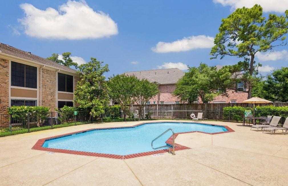 photo 2: 1311 Antoine Drive Unit 251, Houston TX 77055