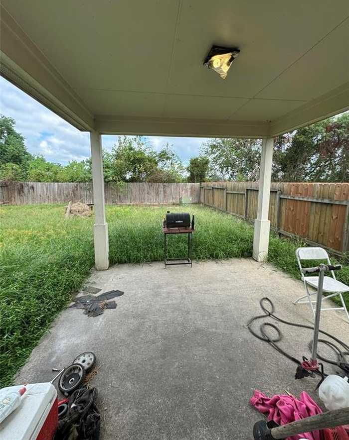 photo 19: 8706 E Highlands Crossing, Highlands TX 77562