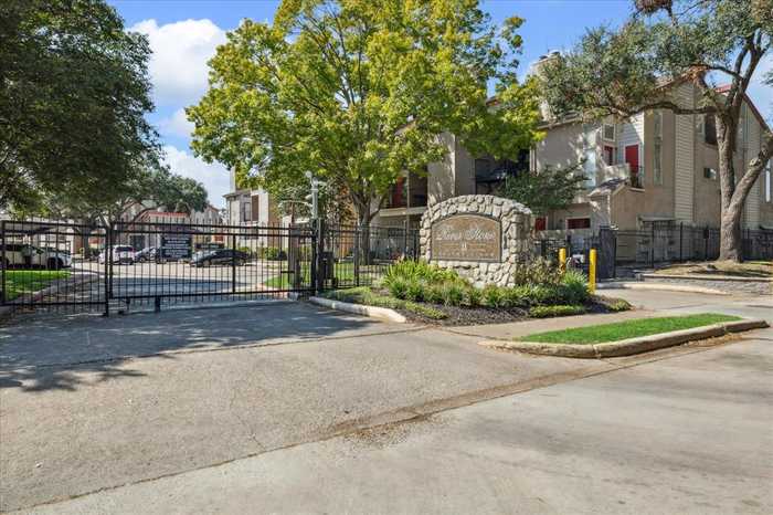 photo 12: 10855 Meadowglen Lane Unit 1101, Houston TX 77042