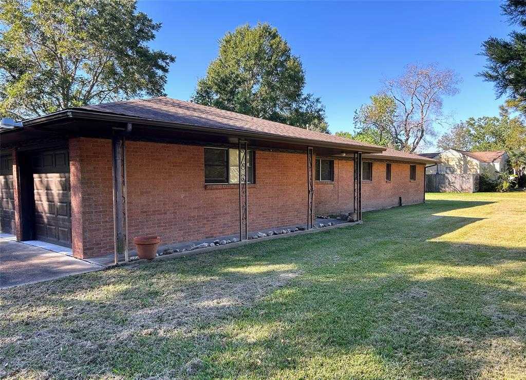 photo 2: 9306 N Garden Drive, Beaumont TX 77705