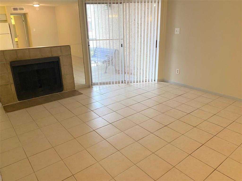 photo 3: 10855 Meadowglen Lane Unit 834, Houston TX 77042