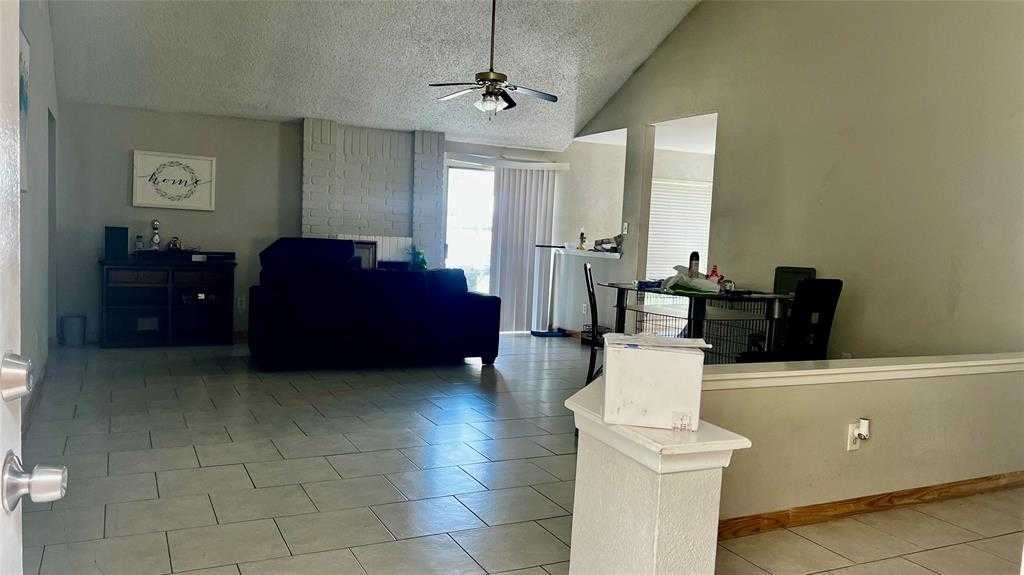 photo 3: 16022 Barbarossa Drive, Houston TX 77083