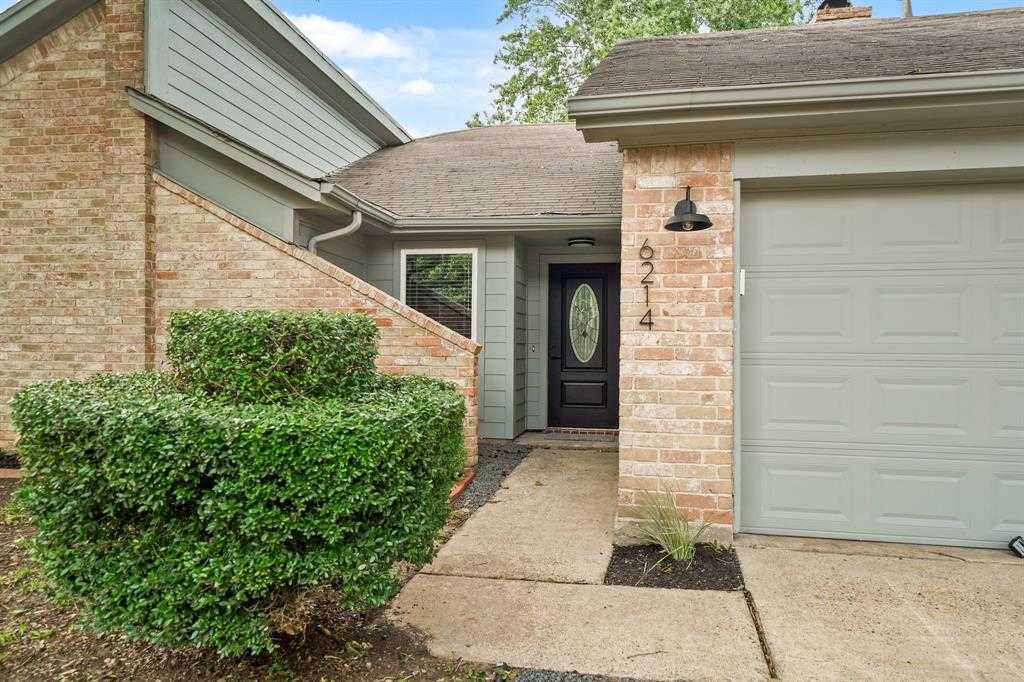 photo 3: 6214 Saint Anne Forest Drive, Houston TX 77088