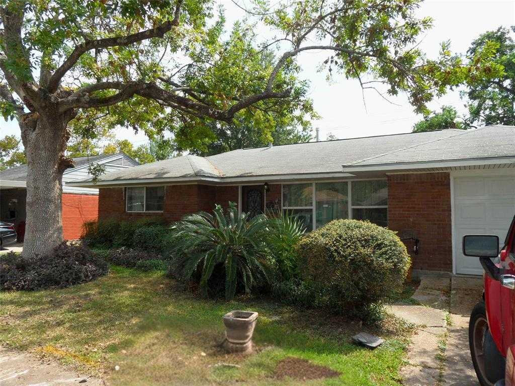 photo 2: 922 Gary Avenue, Pasadena TX 77502