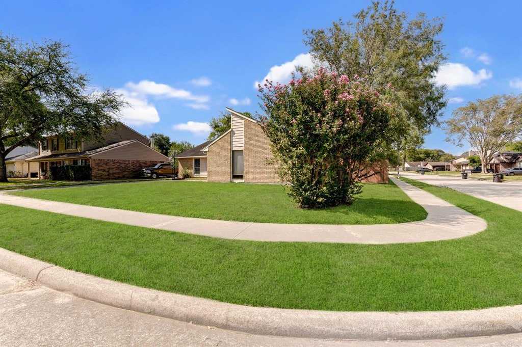 photo 1: 4202 Winterborne Drive, Pasadena TX 77505