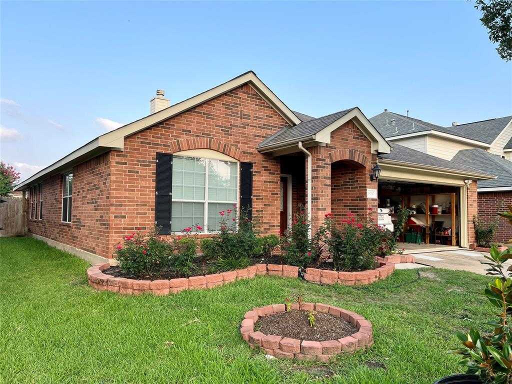 photo 3: 6931 Stoneyvale Drive, Houston TX 77083