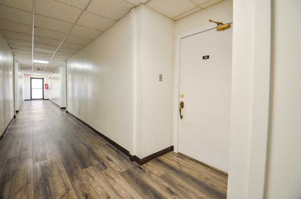 photo 3: 3075 Walnut Bend Lane Unit 23, Houston TX 77042