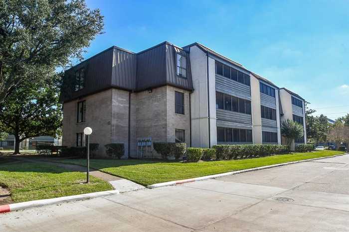 photo 30: 3075 Walnut Bend Lane Unit 23, Houston TX 77042