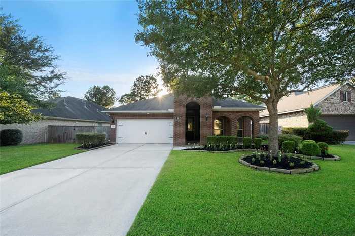 photo 2: 118 Bellardia Court, Montgomery TX 77316