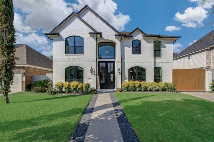 photo 2: 13506 Oak Bend Forest Drive, Houston TX 77083