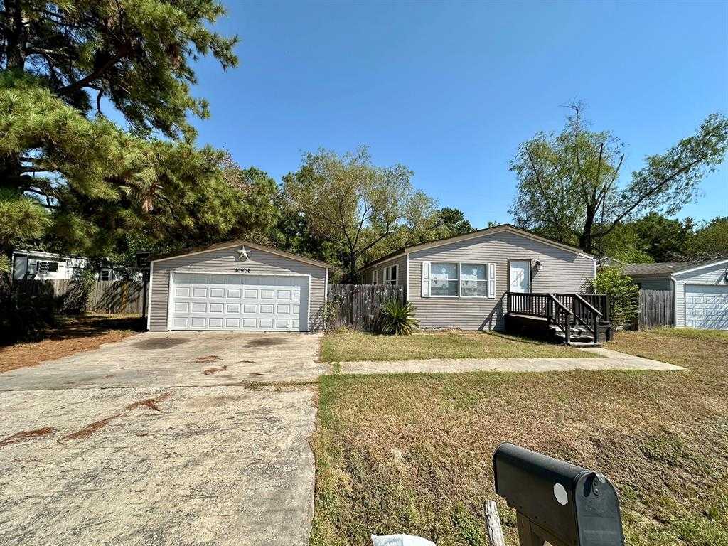 photo 3: 10906 Pine Desert Lane, Houston TX 77088