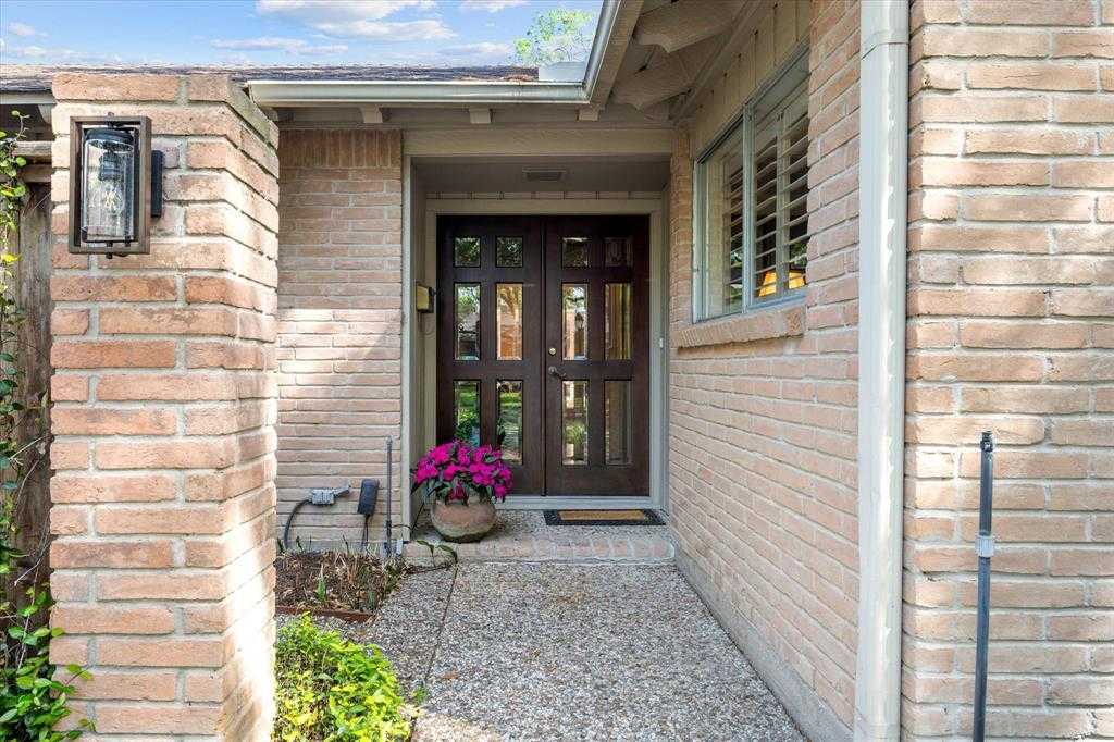 photo 2: 10038 Wickersham Lane, Houston TX 77042