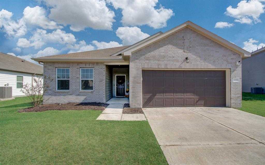 photo 1: 6335 Highland Bend Drive, Richmond TX 77469