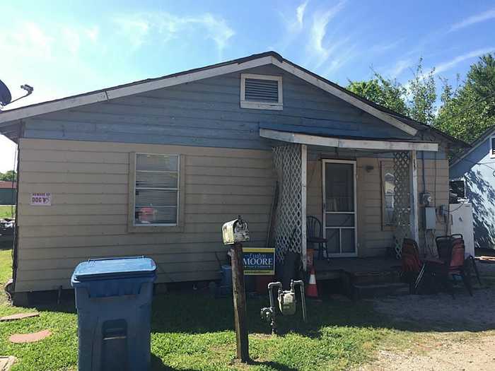 photo 1: 905 Ferry Street, Richmond TX 77469