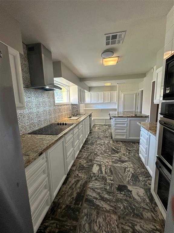 photo 2: 1705 Marlock Lane, Pasadena TX 77502