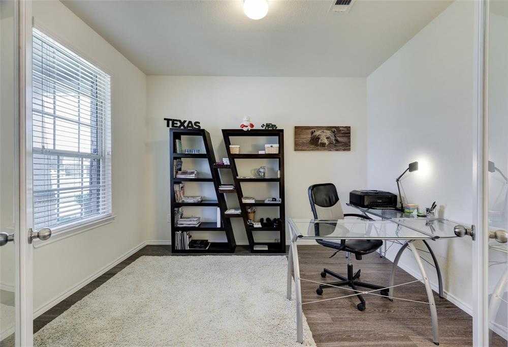 photo 2: 4711 Windmill Run Drive, Houston TX 77069