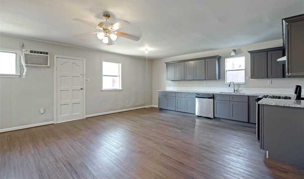 photo 2: 7227 Farnsworth Street, Houston TX 77022