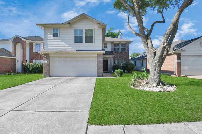 photo 1: 8903 Pecan Place Drive, Houston TX 77071