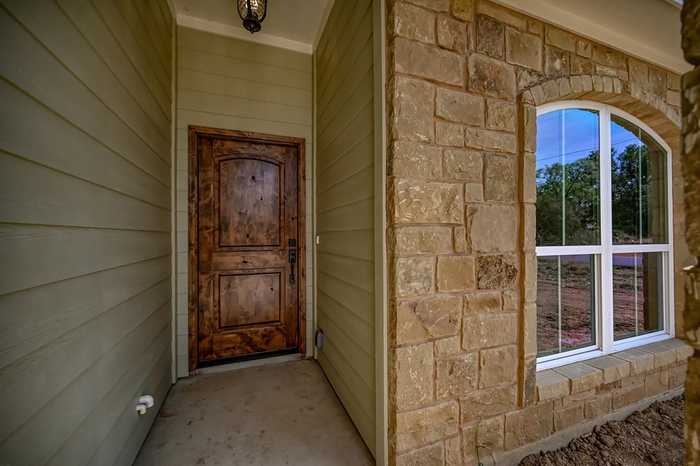 photo 2: 1516 Stonecrest Drive, Granite Shoals TX 78654