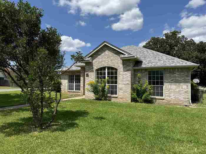 photo 2: 100 E Oriole Drive, Highland Haven TX 78654