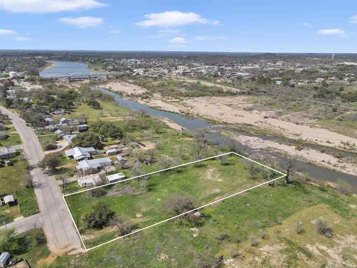 photo 2: 609 E Main Street, Llano TX 78643