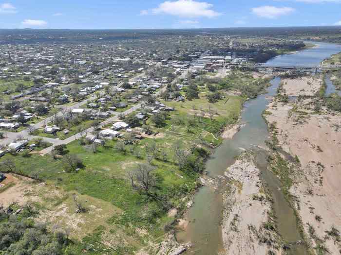 photo 7: 609 E Main Street, Llano TX 78643