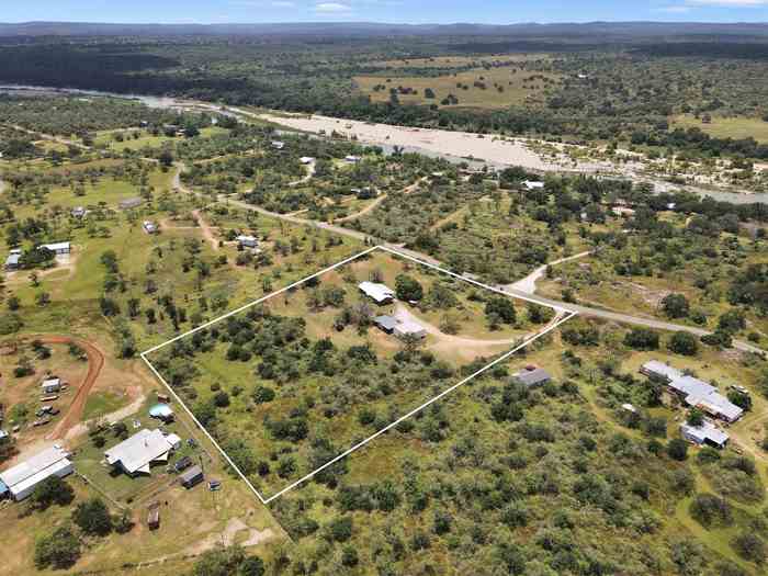 photo 2: 218 W Riverside Drive, Llano TX 78643