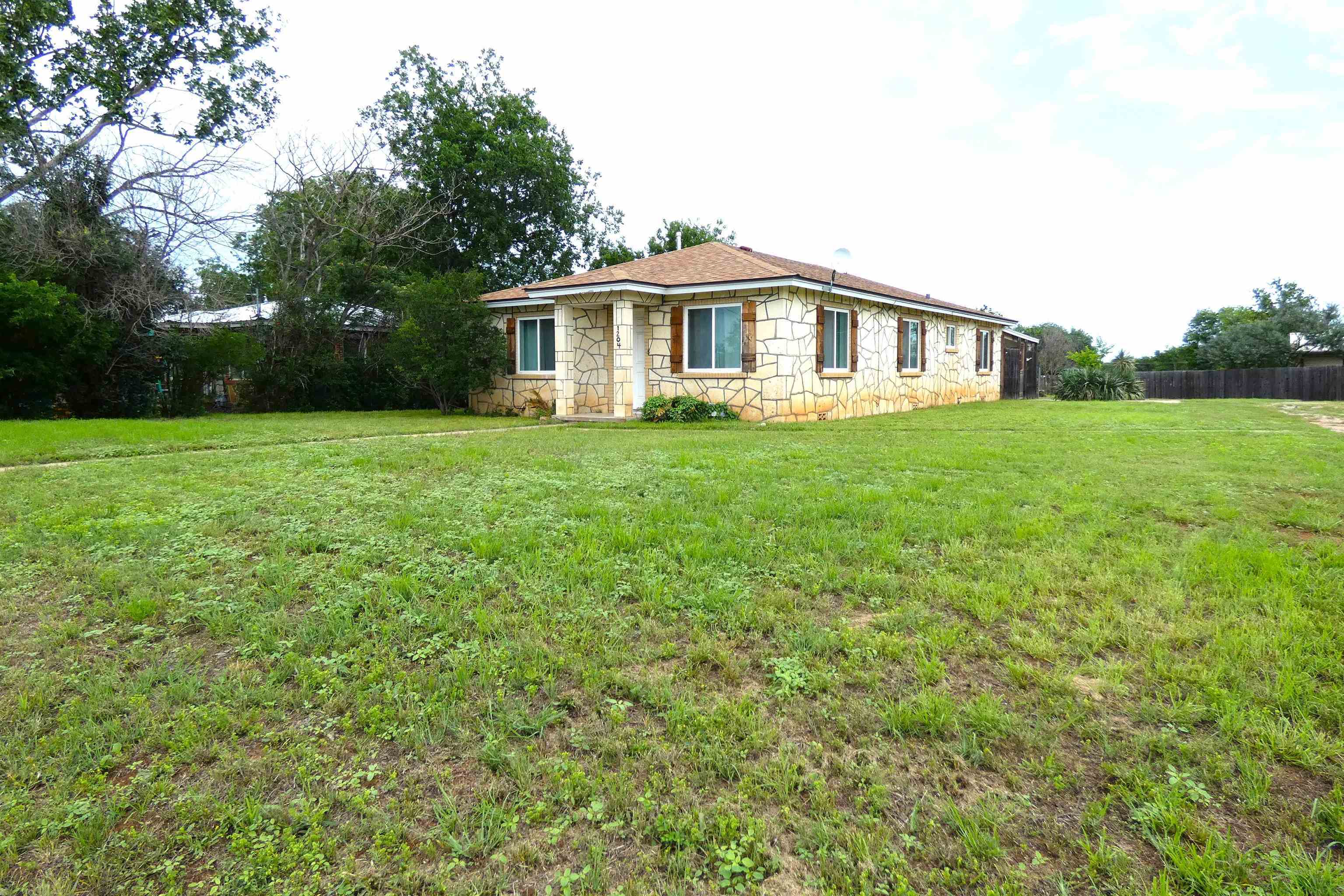 photo 3: 1204 Peach, Llano TX 78643