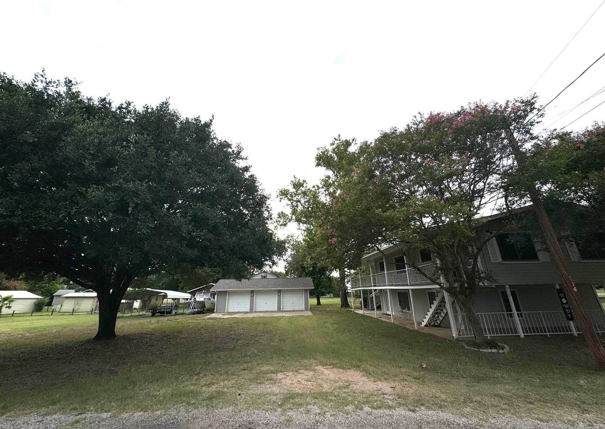 photo 3: 433 S Shorewood Drive, Granite Shoals TX 78654