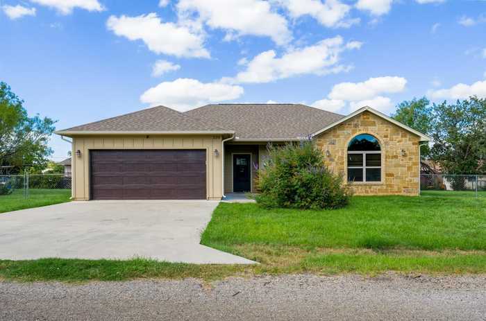 photo 1: 225 Bluebonnet Dr, Granite Shoals TX 78654