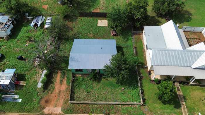 photo 2: 404 W Haynie St, Llano TX 78643