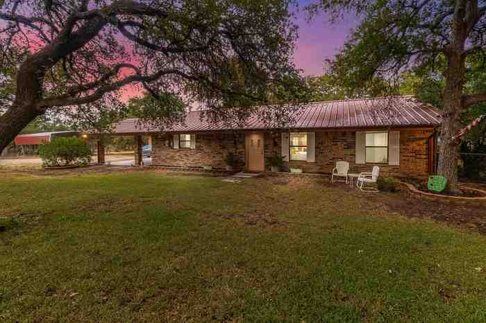 photo 1: 319 Creek Lane, Marble Falls TX 78654