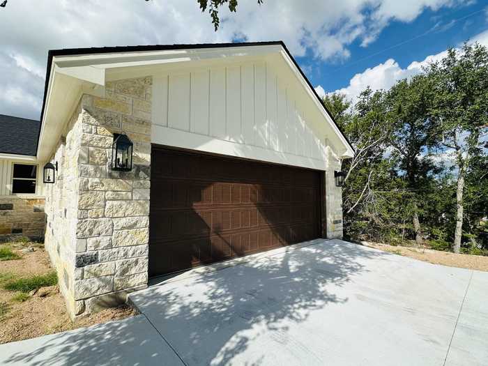 photo 2: 914 West Oakridge Drive Street, Marble Falls TX 78654