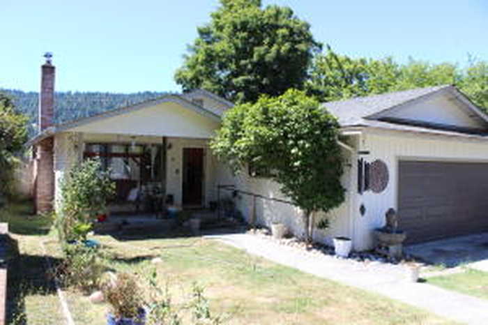 photo 1: 64 Pacific Avenue, Redway CA 95560