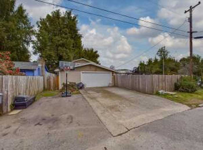 photo 2: 535 Redway Drive, Redway CA 95560