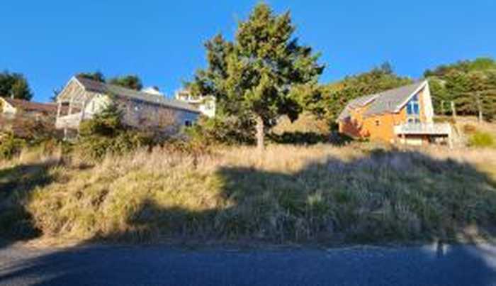 photo 2: 157 Bambi Drive, Shelter Cove CA 95589