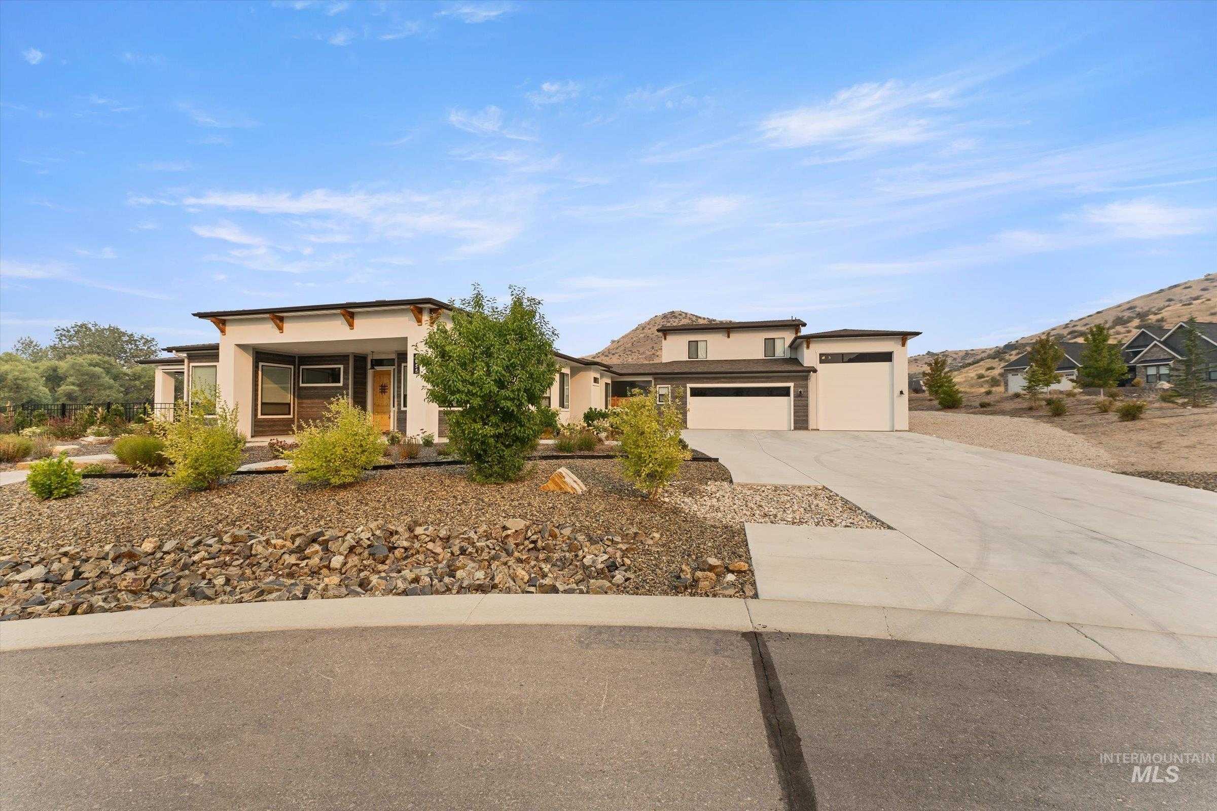 photo 2: 5055 W Creeks Edge Ct, Boise ID 83714