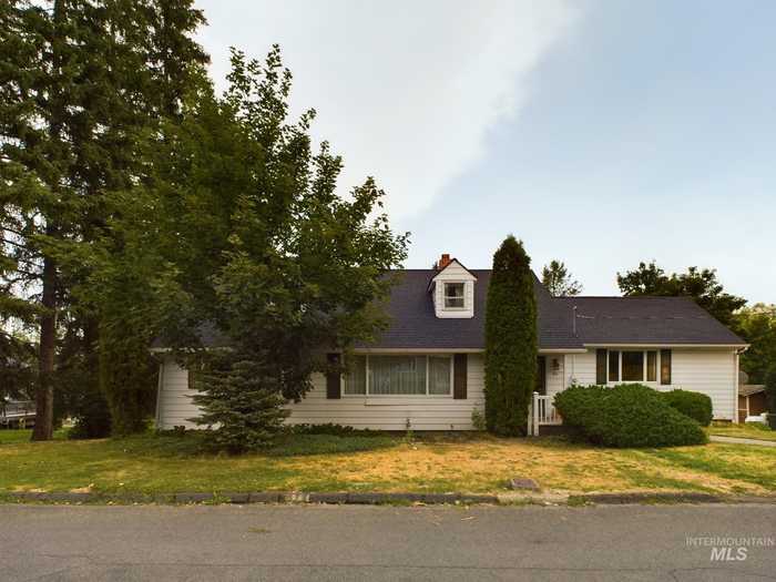 photo 1: 821 S Idaho St, Grangeville ID 83530