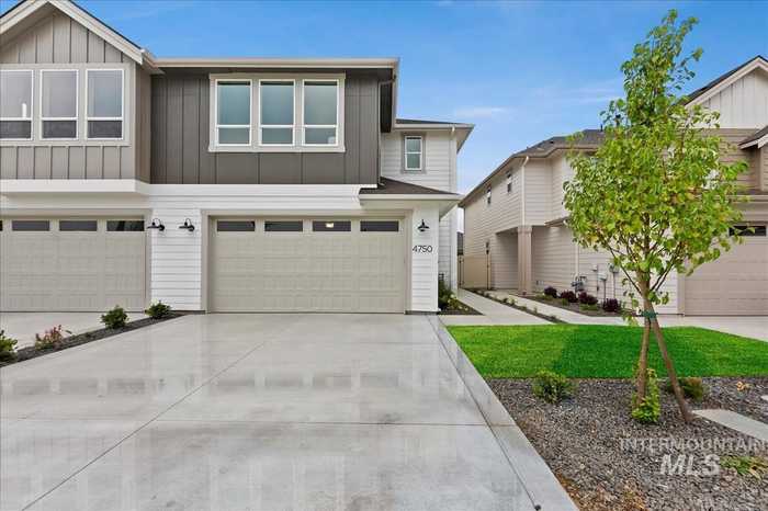 photo 1: 4750 W Riva Capri Ct, Meridian ID 83646